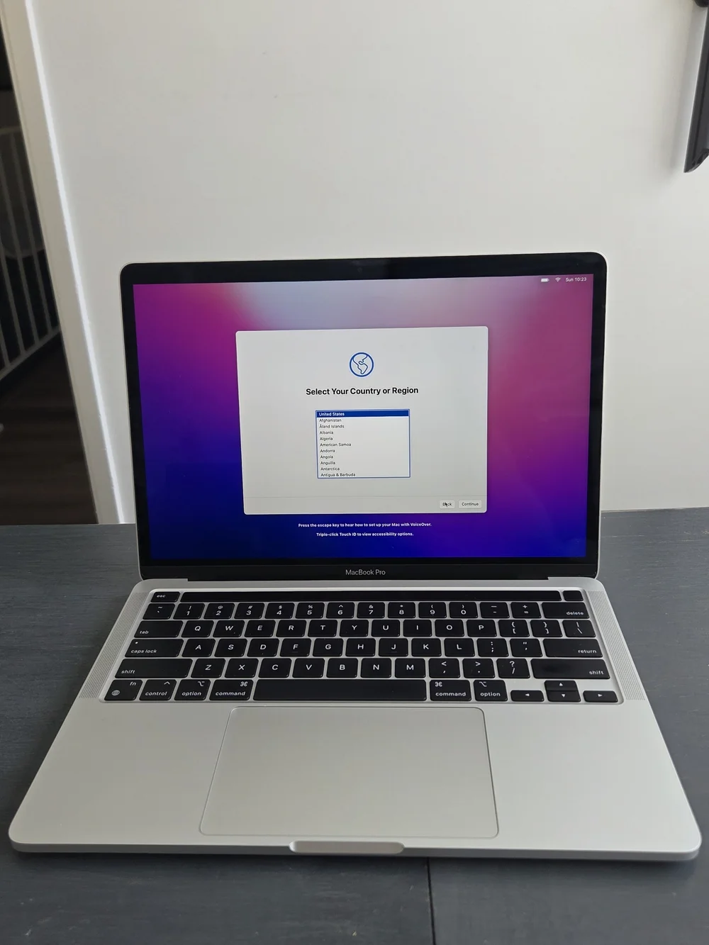 Apple MacBook Laptop - Silver